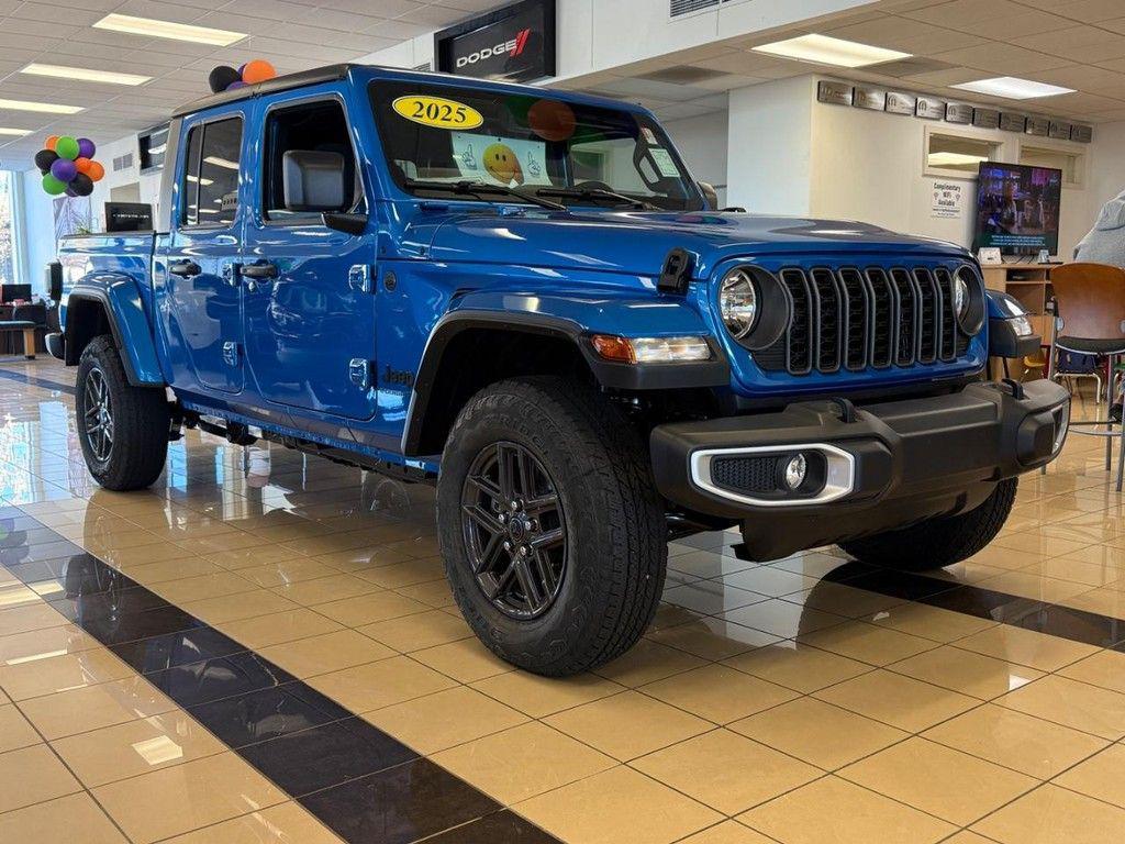 new 2025 Jeep Gladiator car, priced at $46,851