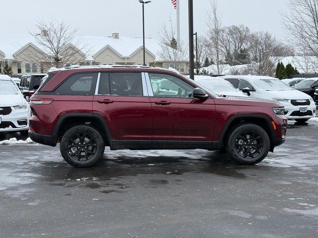new 2025 Jeep Grand Cherokee car, priced at $42,264