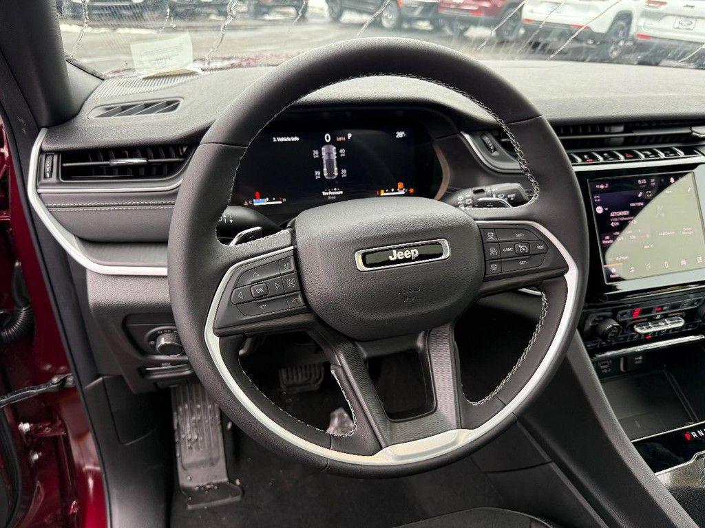 new 2025 Jeep Grand Cherokee car, priced at $42,264