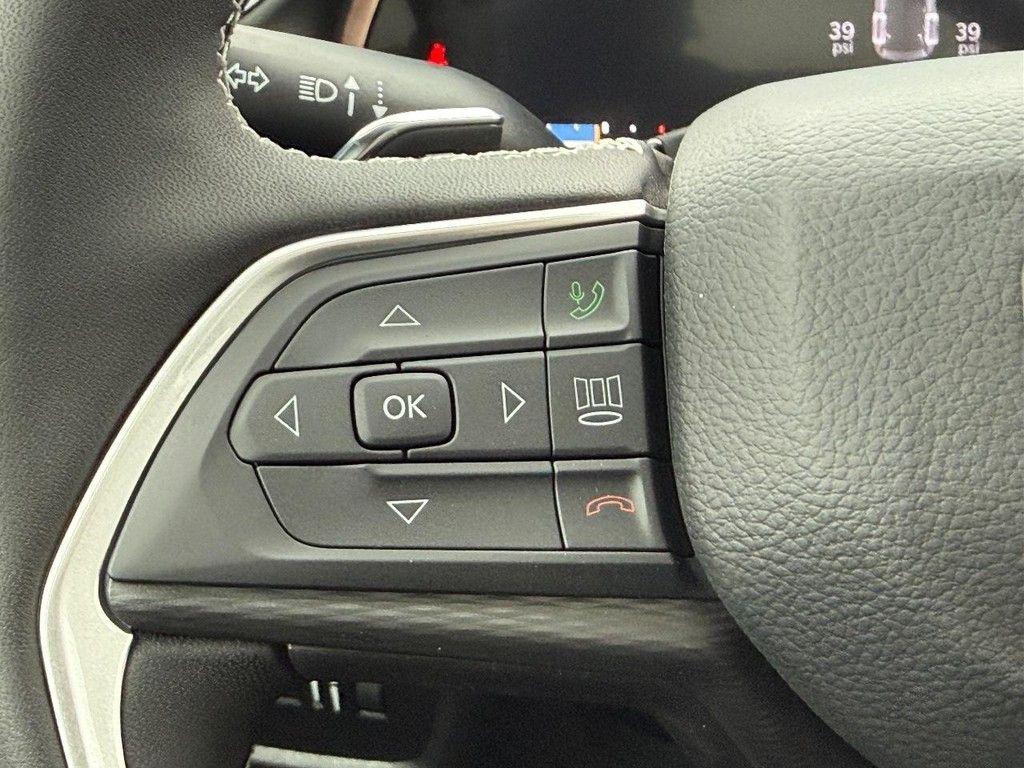 new 2025 Jeep Grand Cherokee car, priced at $42,264