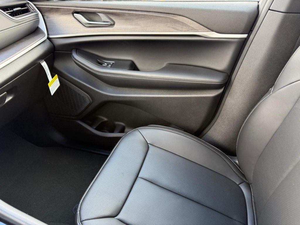new 2025 Jeep Grand Cherokee L car, priced at $50,242