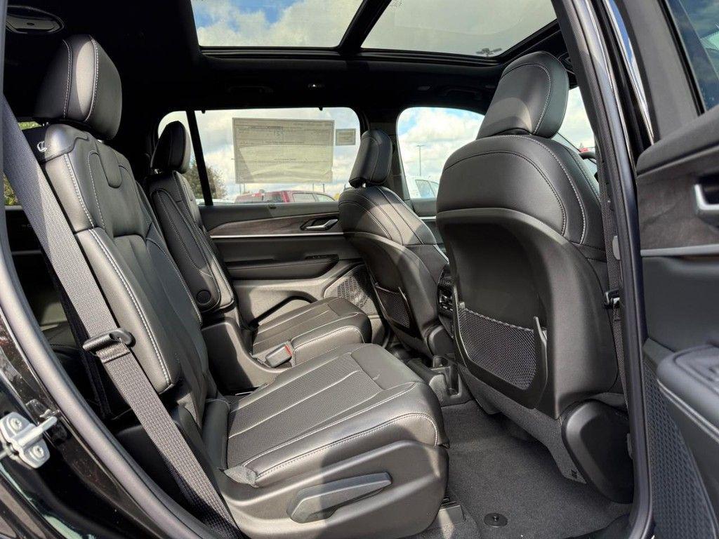 new 2025 Jeep Grand Cherokee L car, priced at $50,242