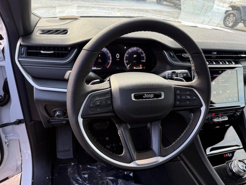 new 2025 Jeep Grand Cherokee car, priced at $42,113