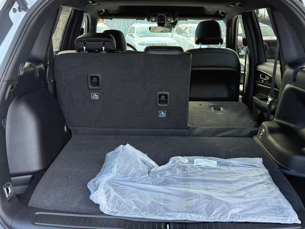 new 2025 Jeep Grand Cherokee car, priced at $42,113