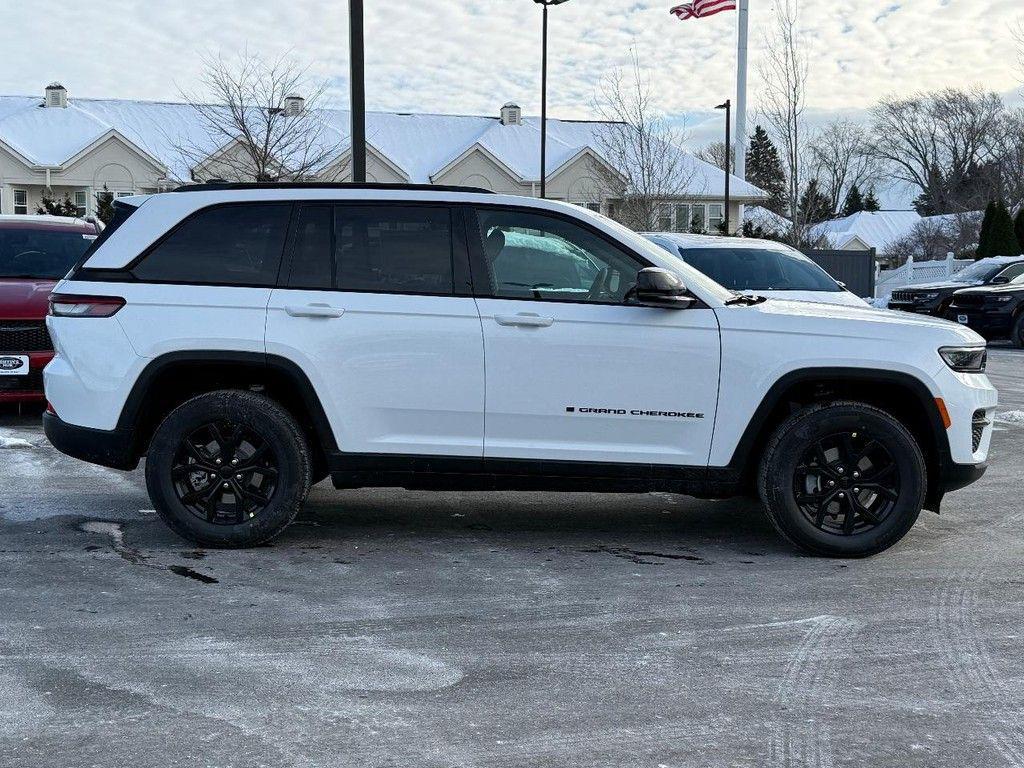 new 2025 Jeep Grand Cherokee car, priced at $42,113