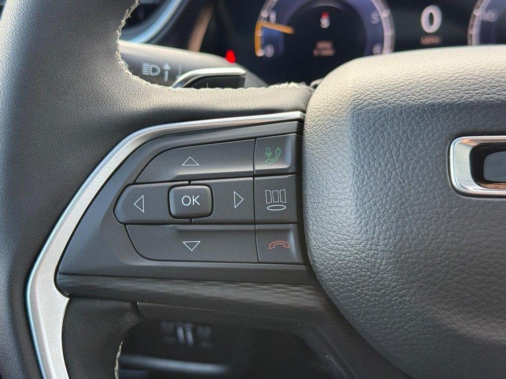 new 2025 Jeep Grand Cherokee car, priced at $42,113