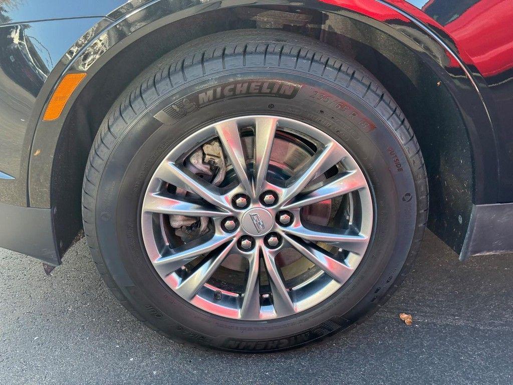 used 2022 Cadillac XT5 car, priced at $31,633