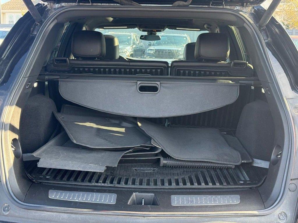 used 2022 Cadillac XT5 car, priced at $31,633