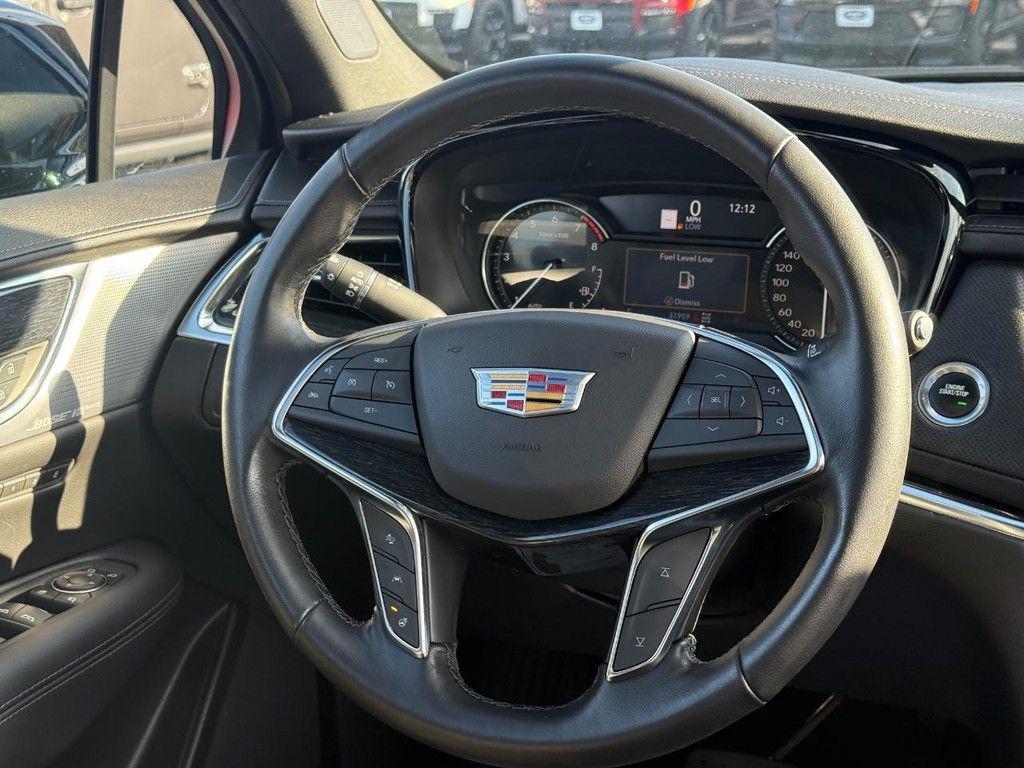 used 2022 Cadillac XT5 car, priced at $31,633