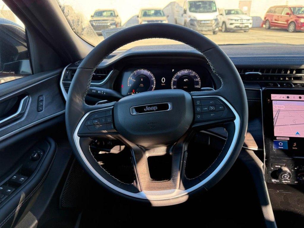 new 2025 Jeep Grand Cherokee car, priced at $42,113