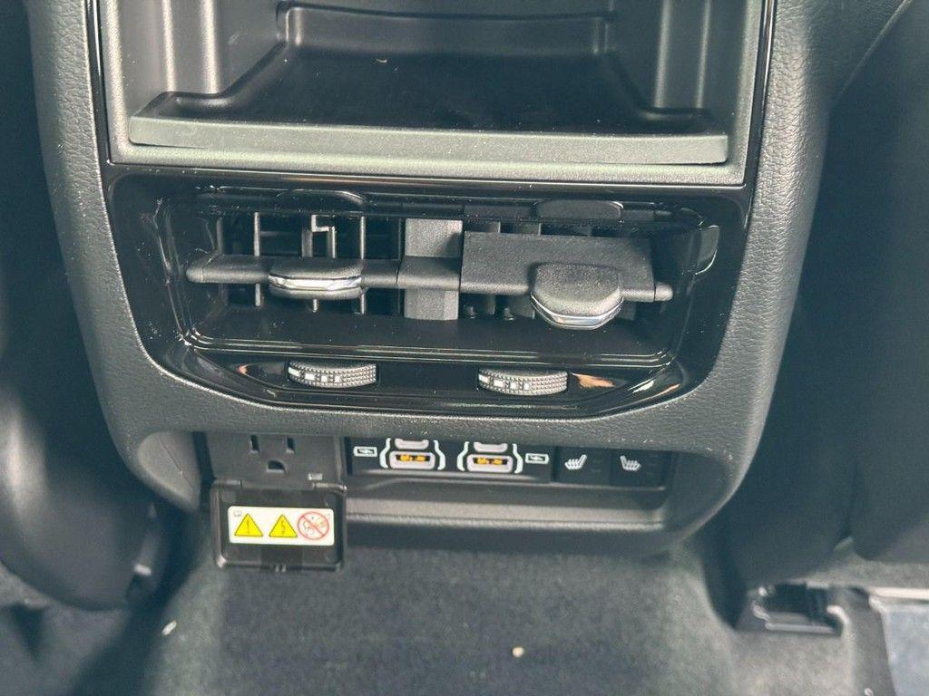 new 2025 Jeep Grand Cherokee car, priced at $48,000