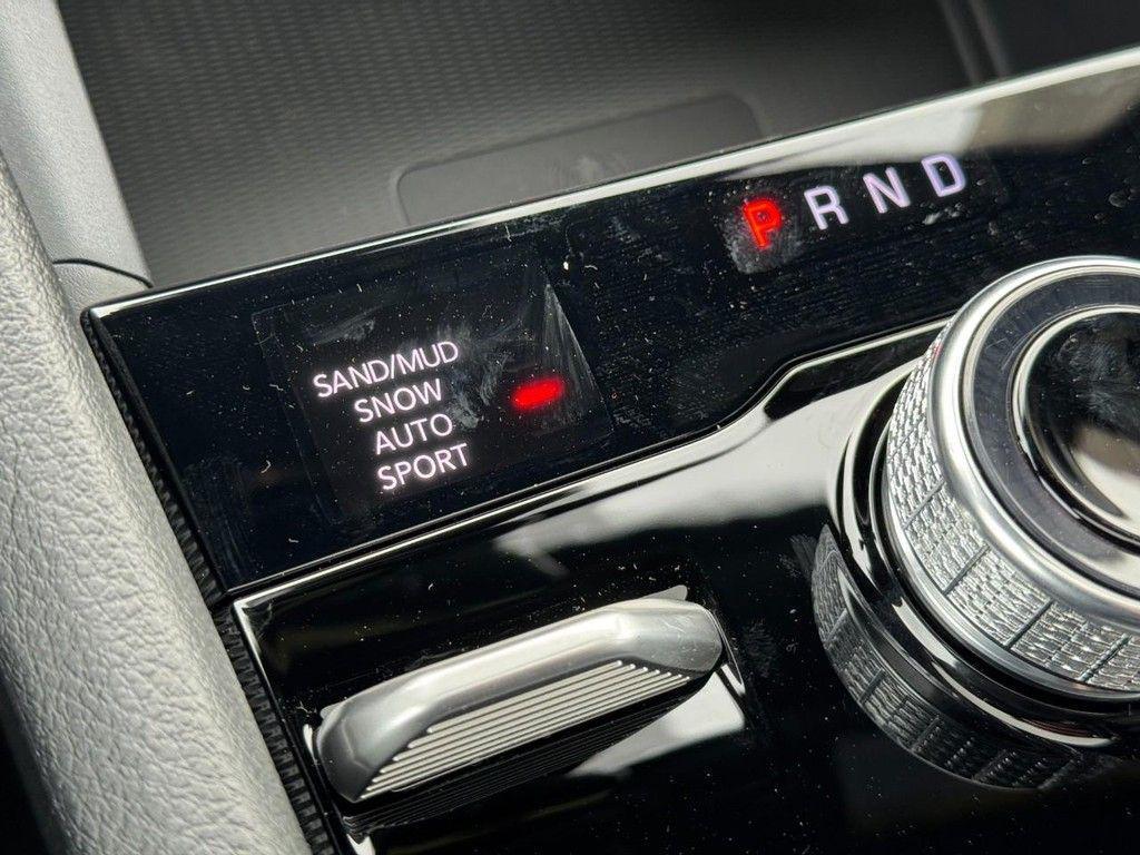 new 2025 Jeep Grand Cherokee car, priced at $48,000