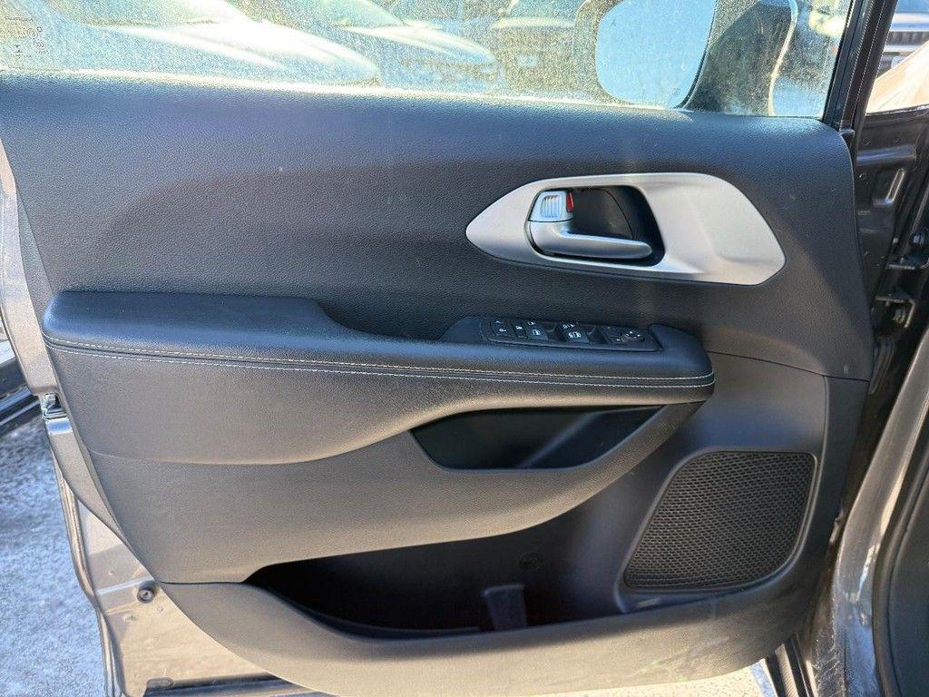 used 2018 Chrysler Pacifica car, priced at $13,400