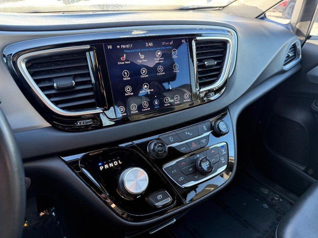 used 2018 Chrysler Pacifica car, priced at $13,400