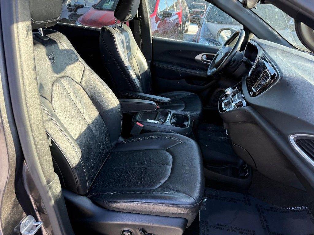 used 2018 Chrysler Pacifica car, priced at $13,400