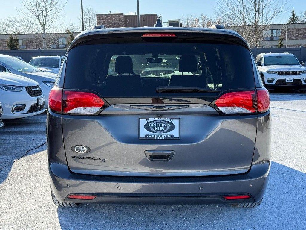used 2018 Chrysler Pacifica car, priced at $13,400