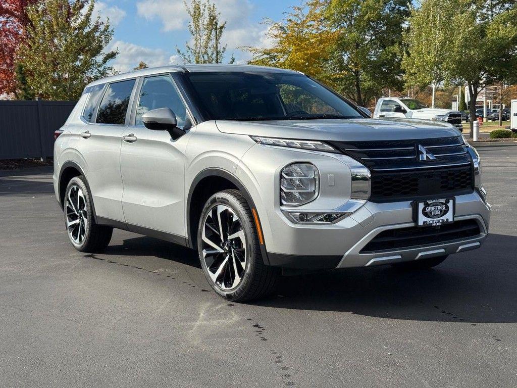 used 2023 Mitsubishi Outlander car, priced at $21,963