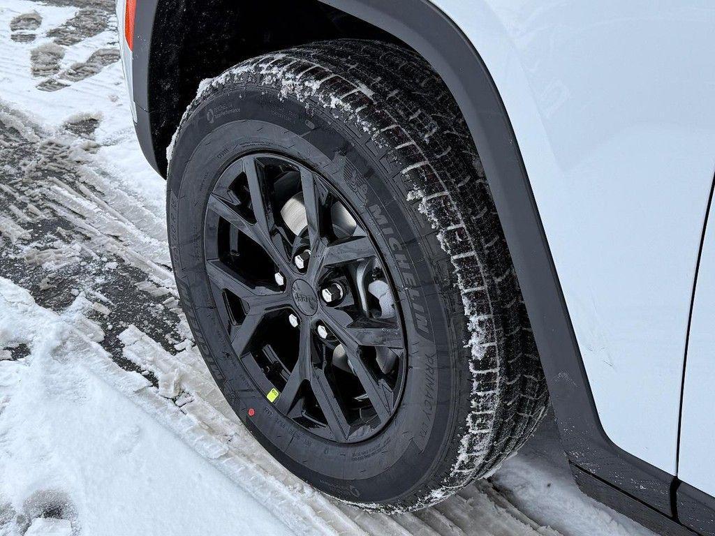 new 2025 Jeep Grand Cherokee car, priced at $42,113