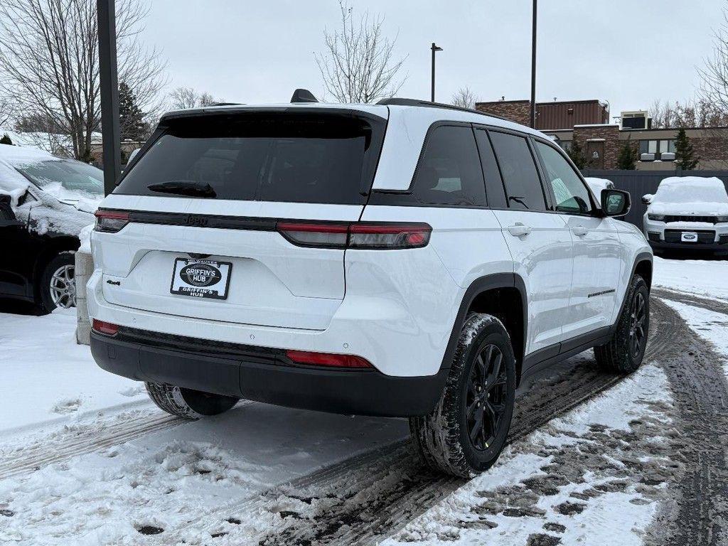 new 2025 Jeep Grand Cherokee car, priced at $42,113
