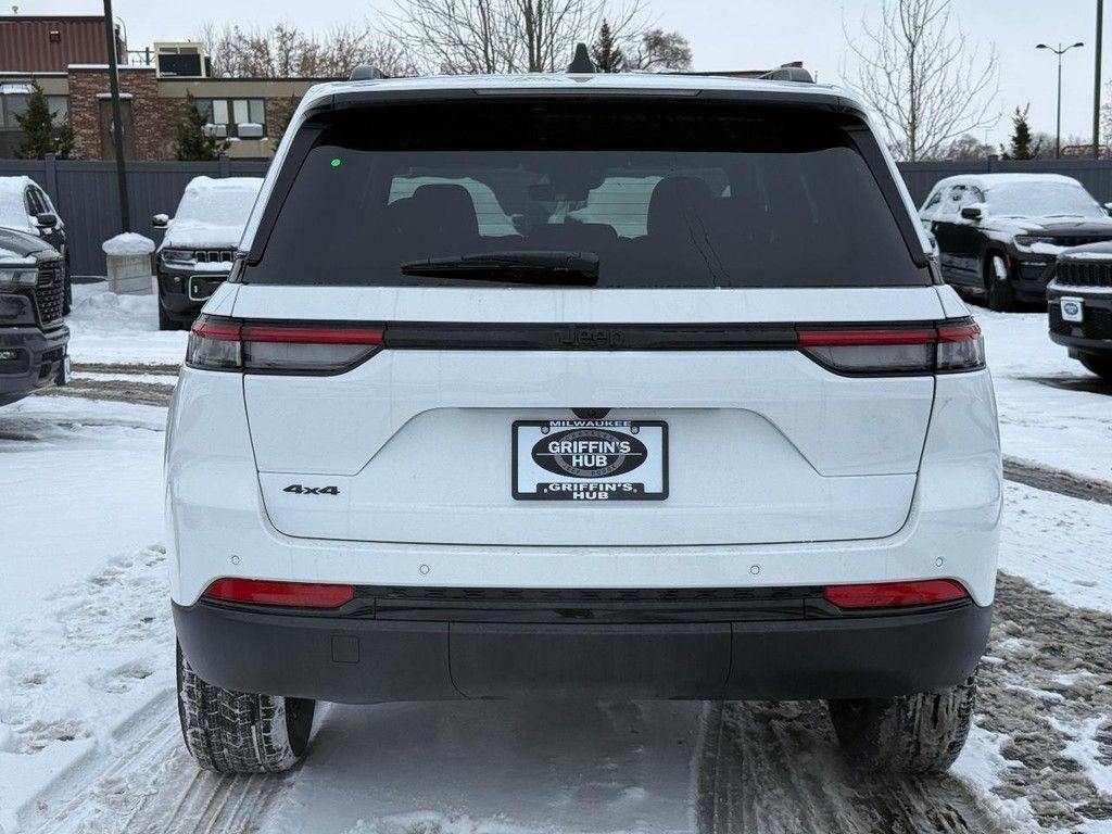 new 2025 Jeep Grand Cherokee car, priced at $42,113