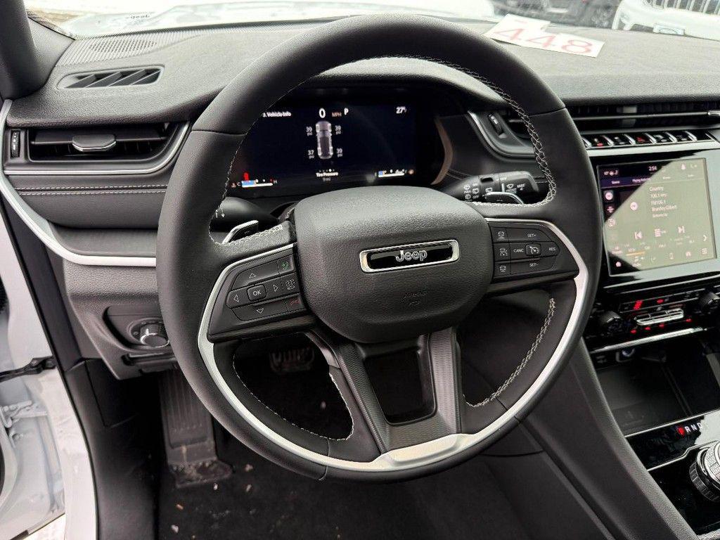 new 2025 Jeep Grand Cherokee car, priced at $42,113