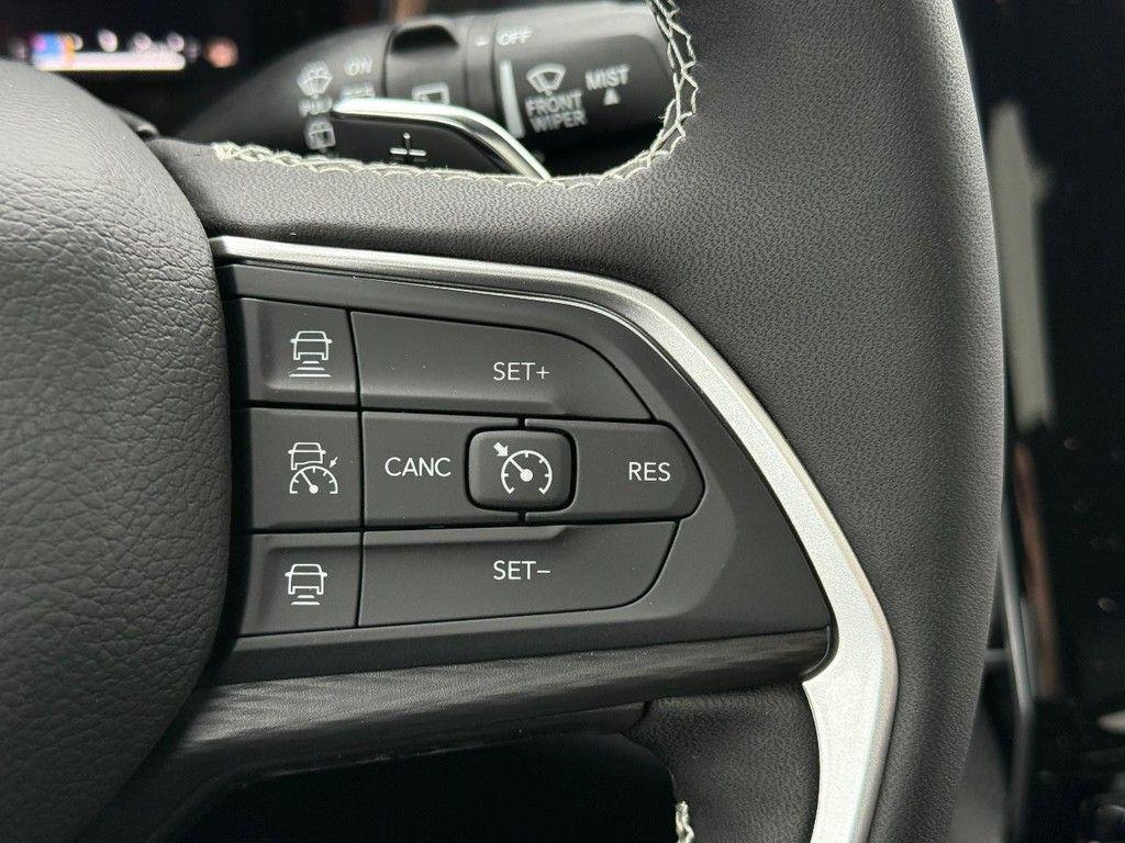 new 2025 Jeep Grand Cherokee car, priced at $42,113