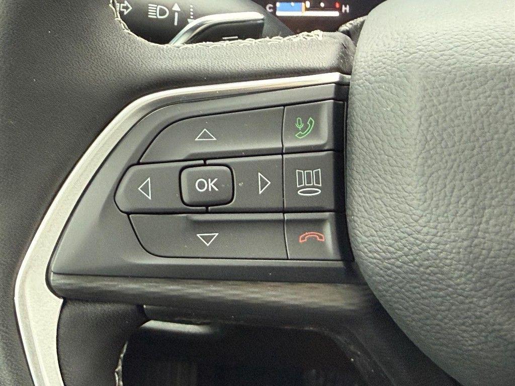 new 2025 Jeep Grand Cherokee car, priced at $42,113