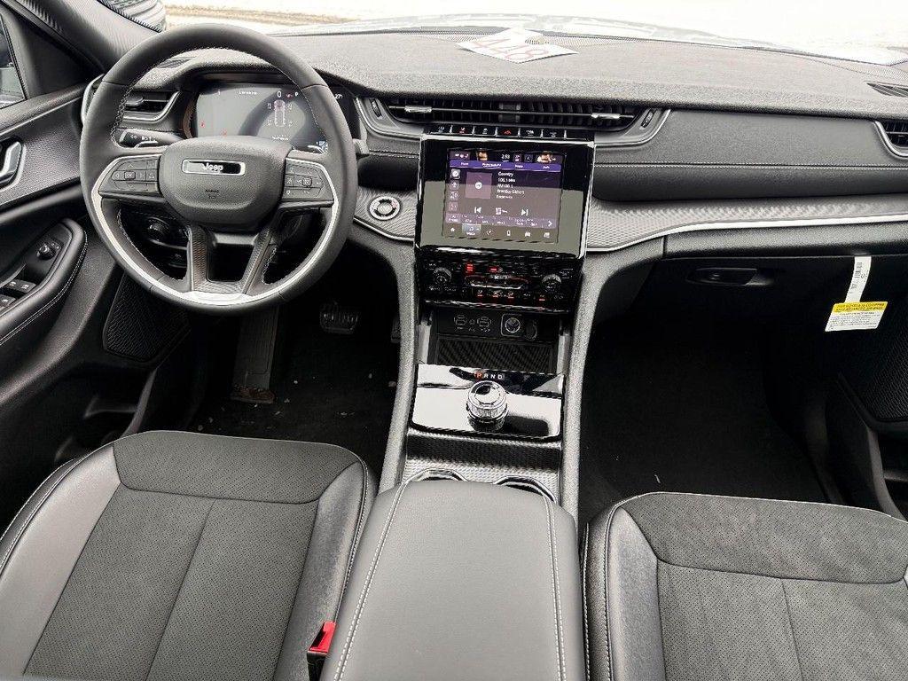 new 2025 Jeep Grand Cherokee car, priced at $42,113
