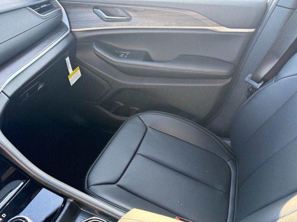 new 2025 Jeep Grand Cherokee L car, priced at $51,108