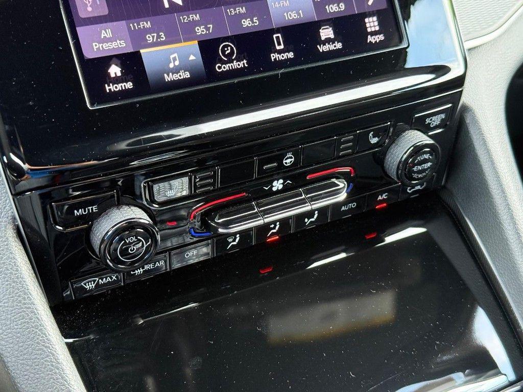 used 2024 Jeep Grand Cherokee car, priced at $32,399