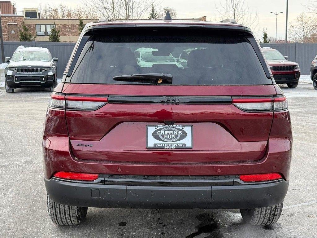 new 2025 Jeep Grand Cherokee car, priced at $42,131