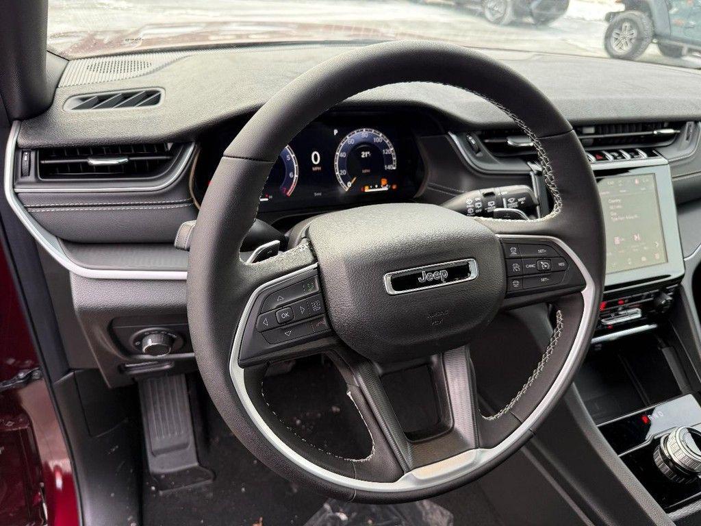 new 2025 Jeep Grand Cherokee car, priced at $42,131