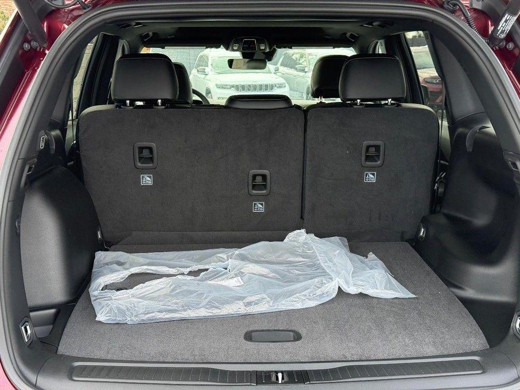 new 2025 Jeep Grand Cherokee car, priced at $42,131