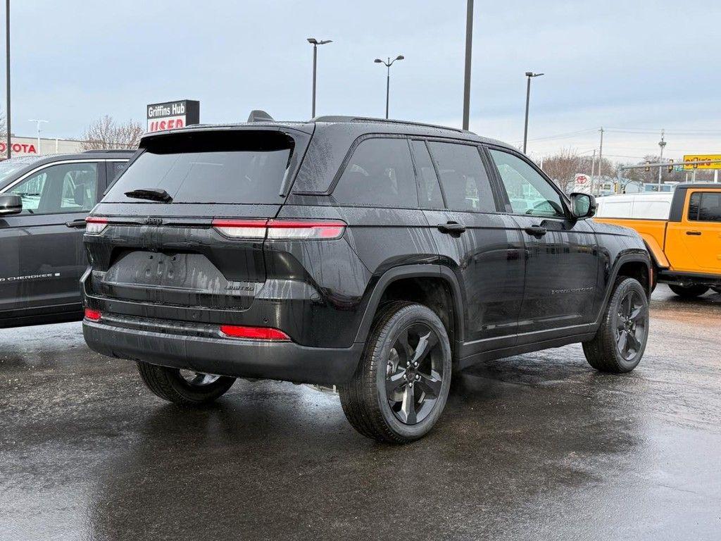 new 2025 Jeep Grand Cherokee car, priced at $45,247