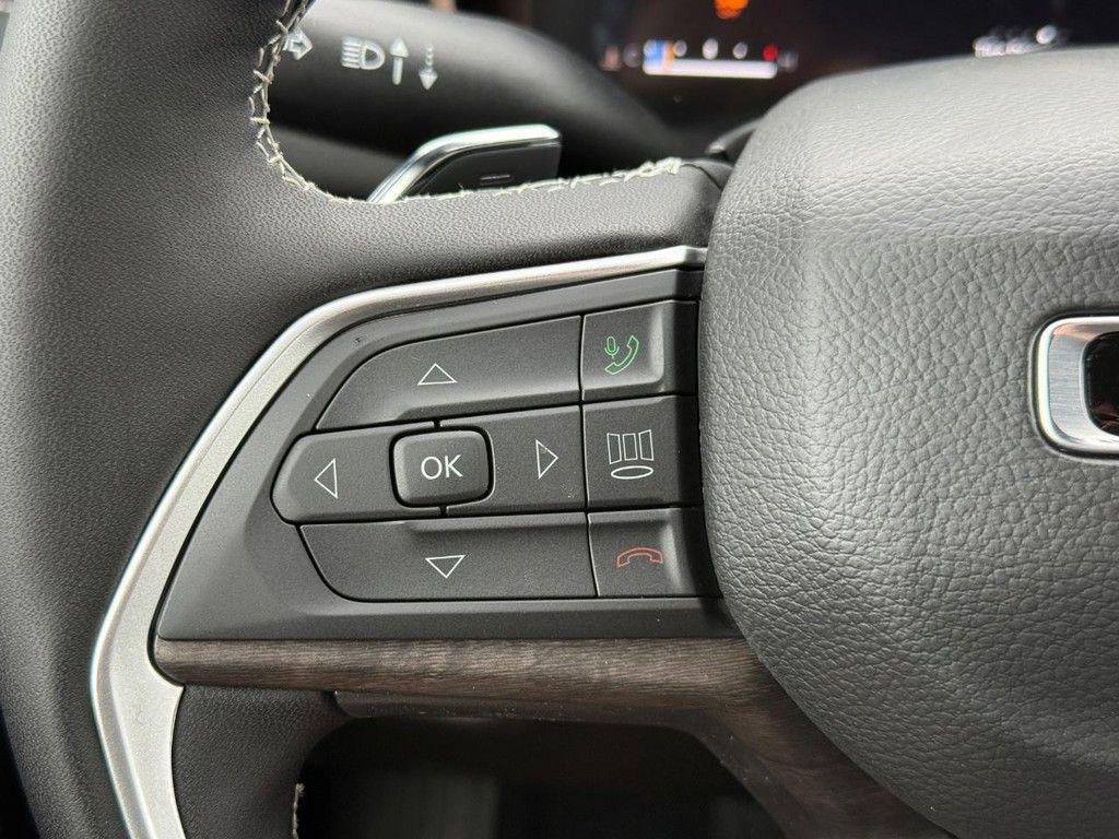 new 2025 Jeep Grand Cherokee car, priced at $45,247