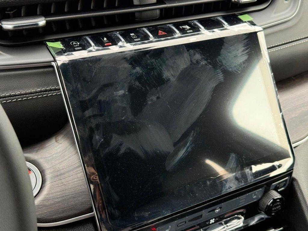 new 2025 Jeep Grand Cherokee car, priced at $45,247