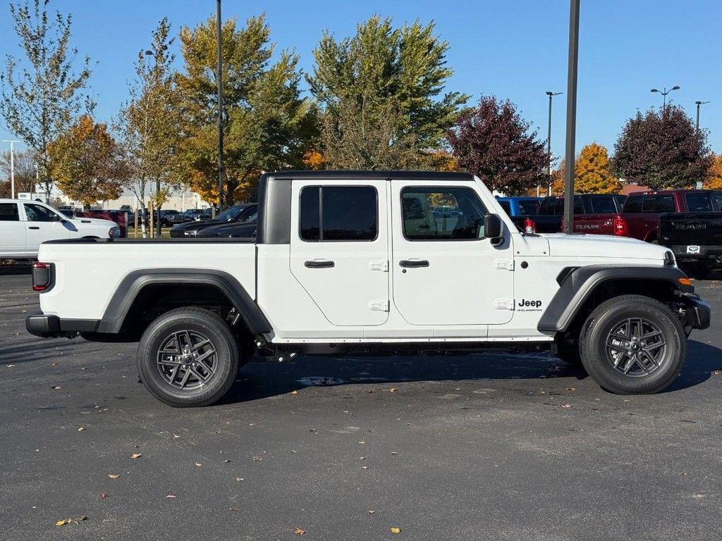 new 2026 Jeep Gladiator car, priced at $46,491