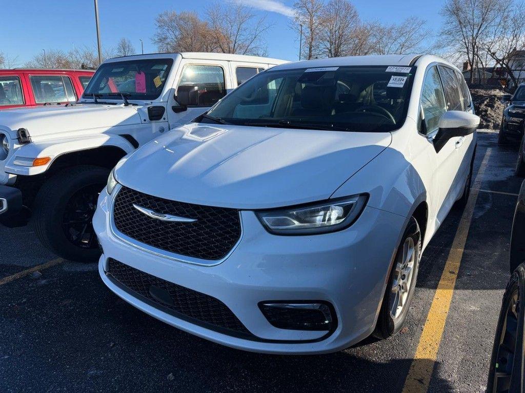 used 2023 Chrysler Pacifica car, priced at $24,977