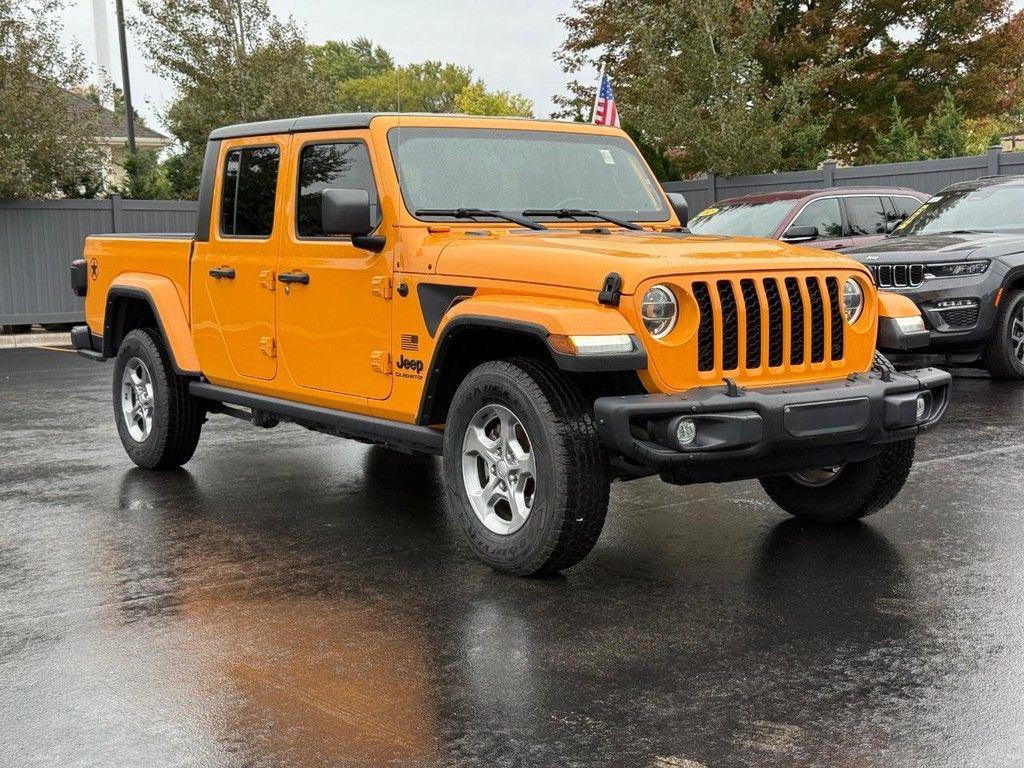 used 2021 Jeep Gladiator car, priced at $27,333