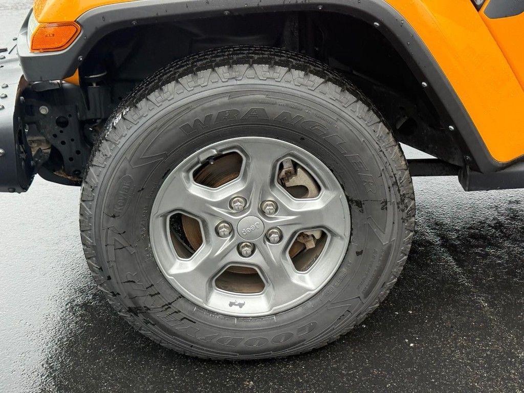 used 2021 Jeep Gladiator car, priced at $27,333