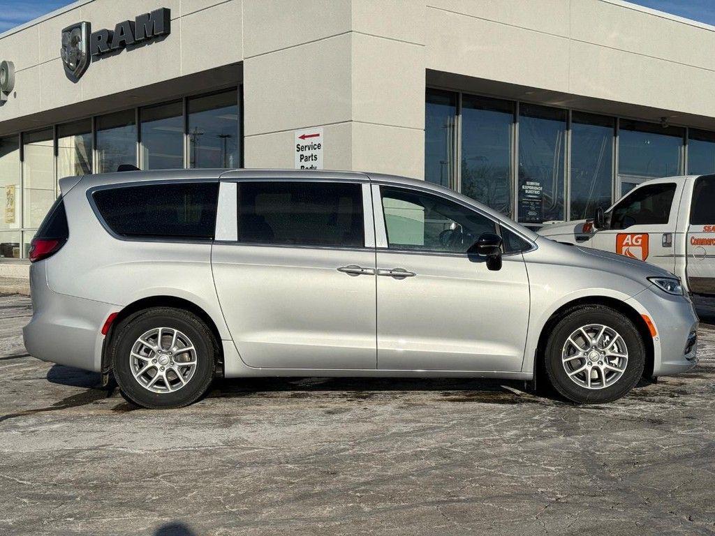 new 2026 Chrysler Pacifica car, priced at $43,247