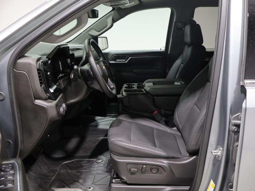 used 2025 Chevrolet Silverado 1500 car, priced at $52,899