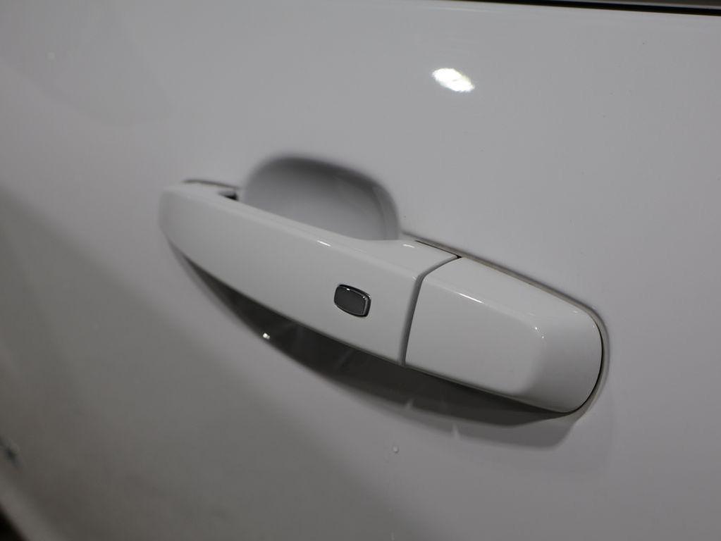 used 2022 Chevrolet Equinox car, priced at $18,100