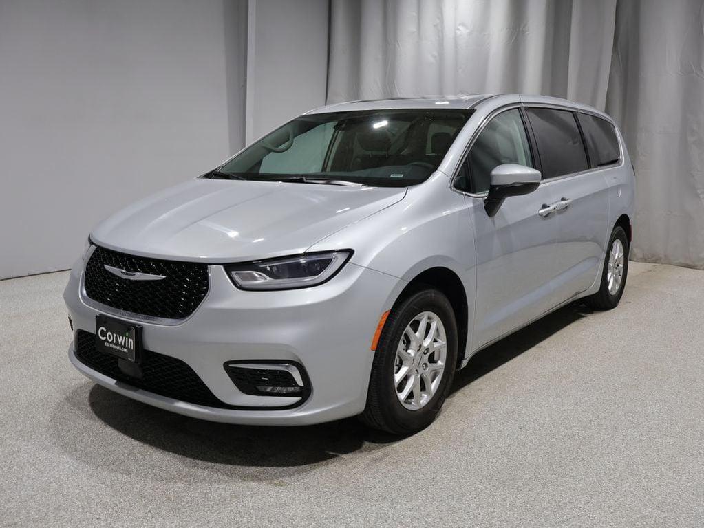 used 2023 Chrysler Pacifica car, priced at $26,900