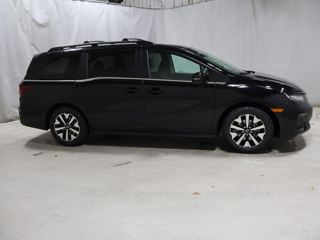 new 2026 Honda Odyssey car, priced at $43,689