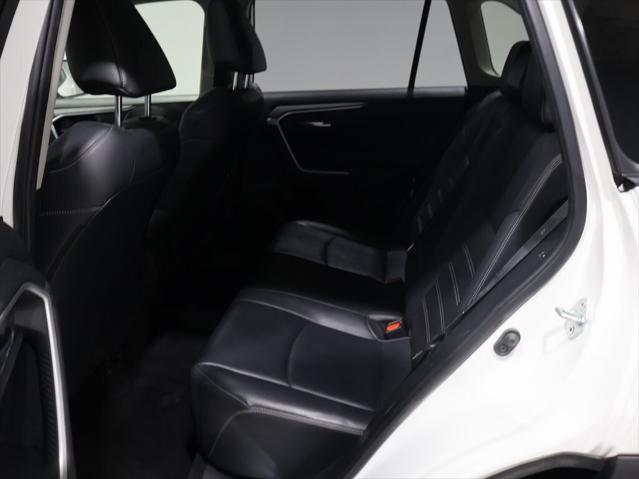 2019 Blizzard Pearl Toyota RAV4