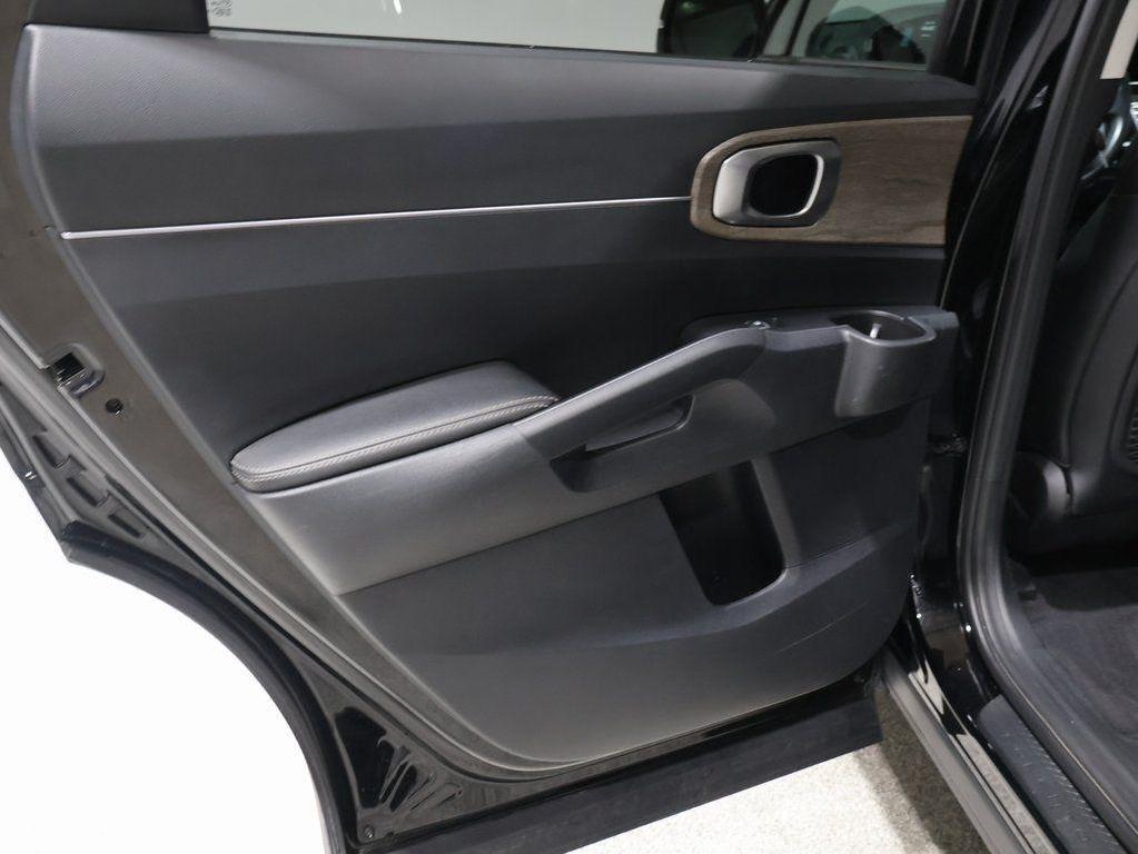 used 2023 Kia Sorento car, priced at $22,300
