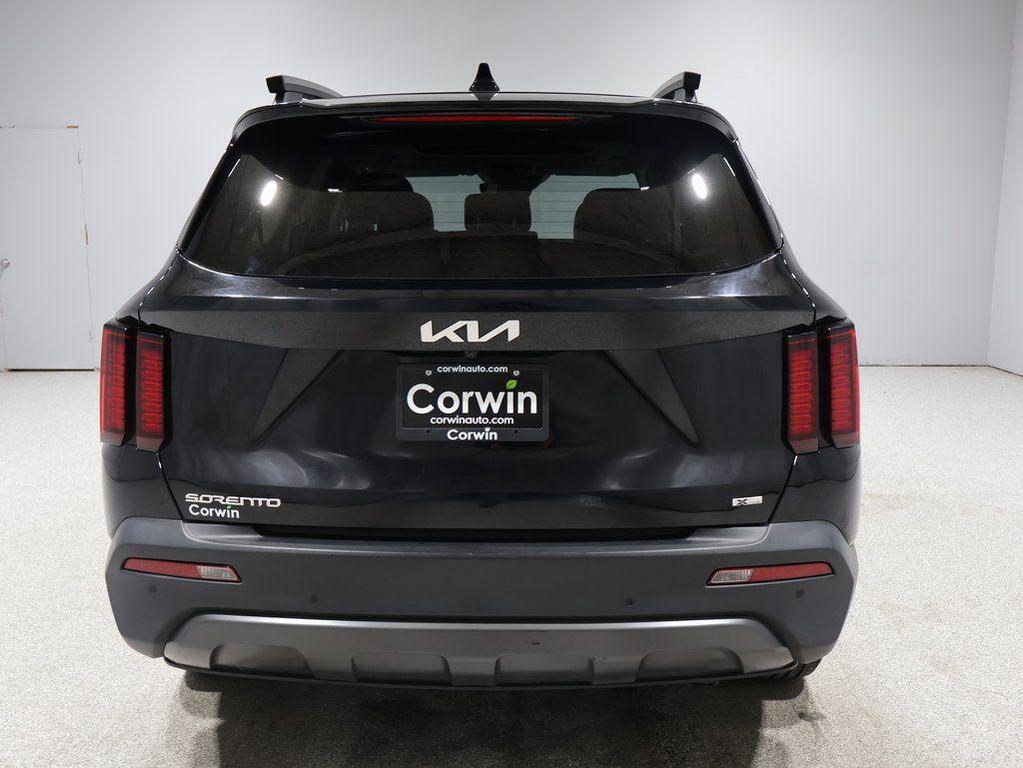 used 2023 Kia Sorento car, priced at $22,300