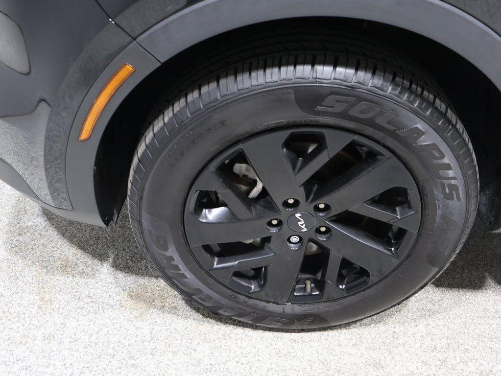 used 2023 Kia Sorento car, priced at $22,300