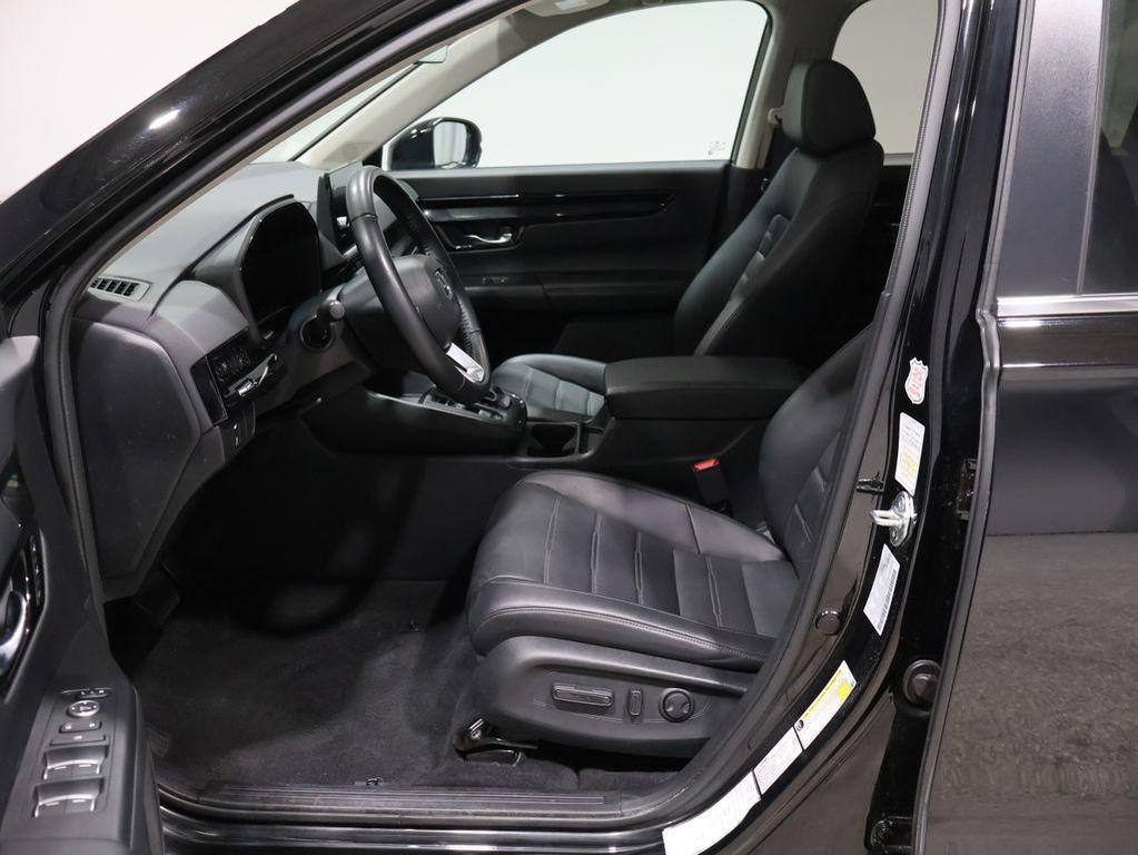 used 2025 Honda CR-V car, priced at $31,383